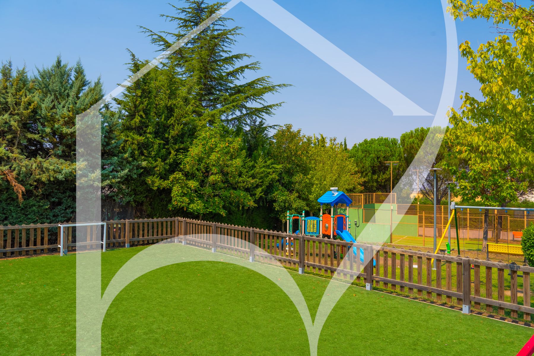 Parque infantil, zona verde