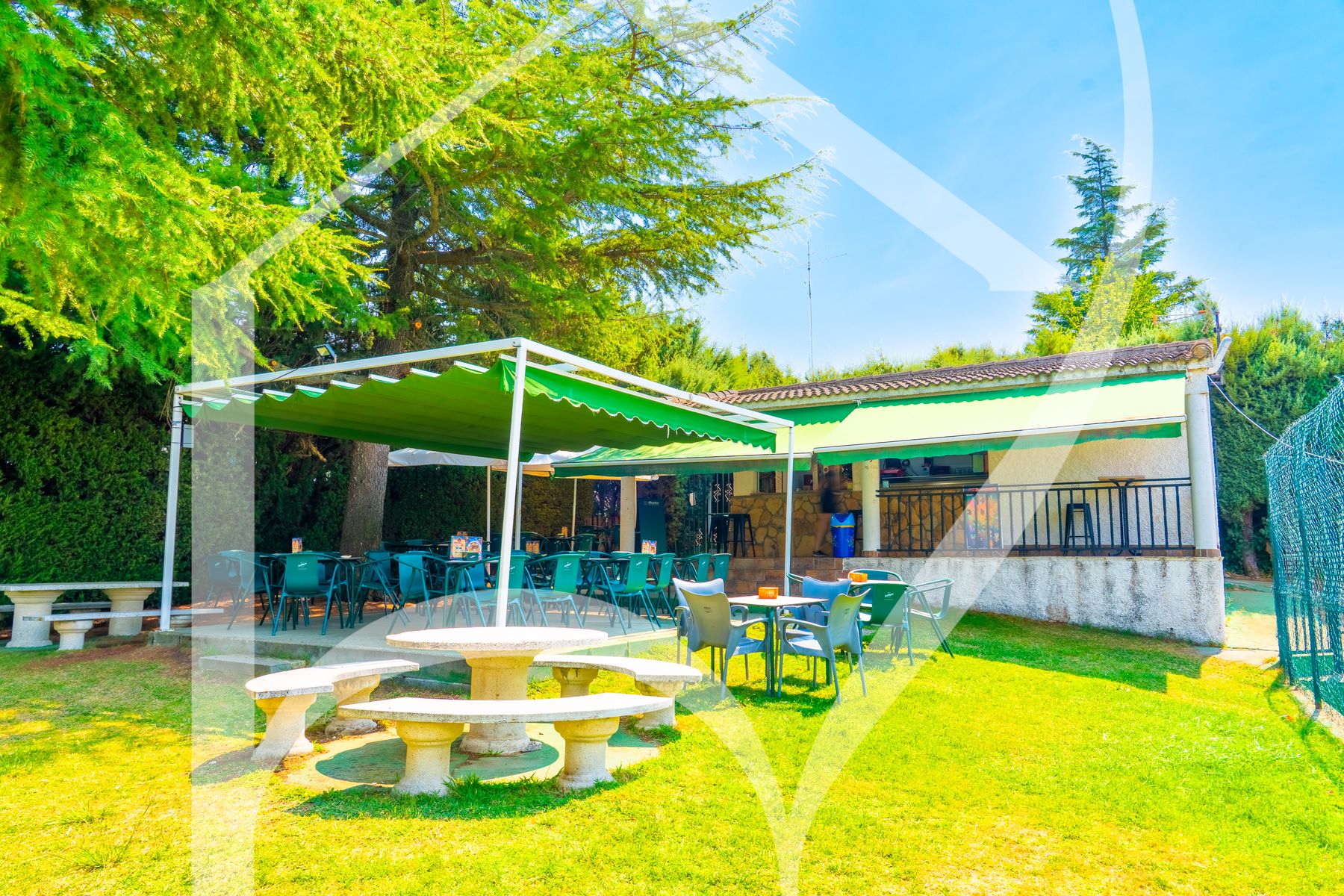 Zona social, terraza cubierta