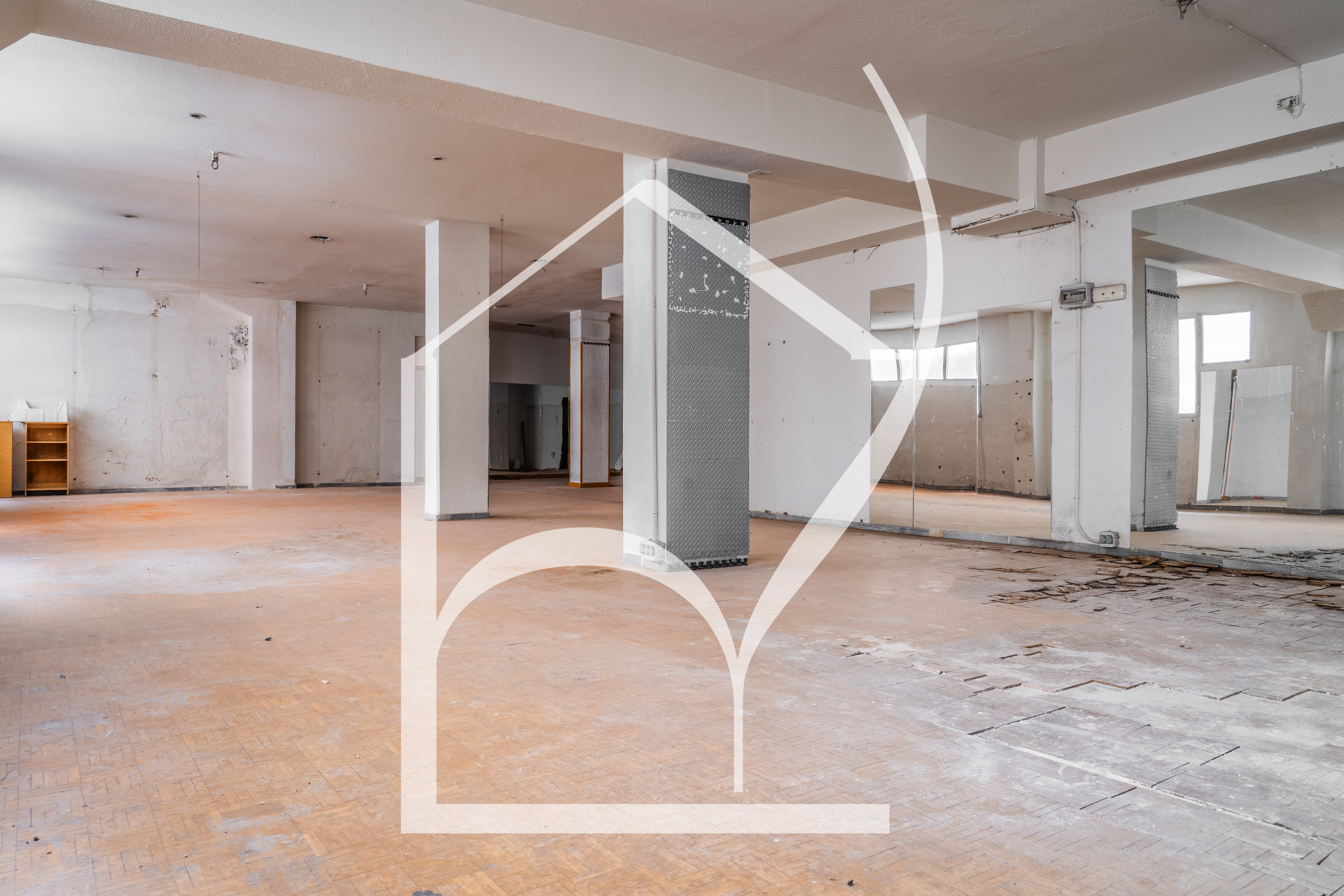 Interior — amplitud