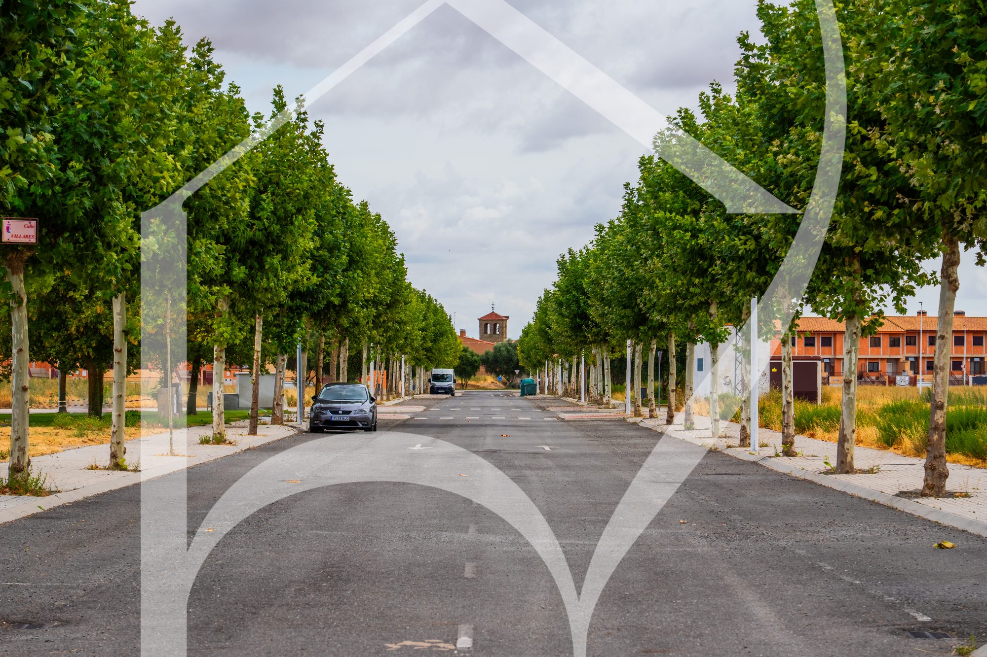 Calle interior de la urbanización